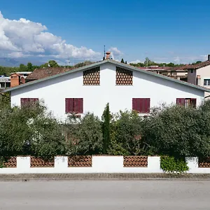 Pensión Enzo's House 