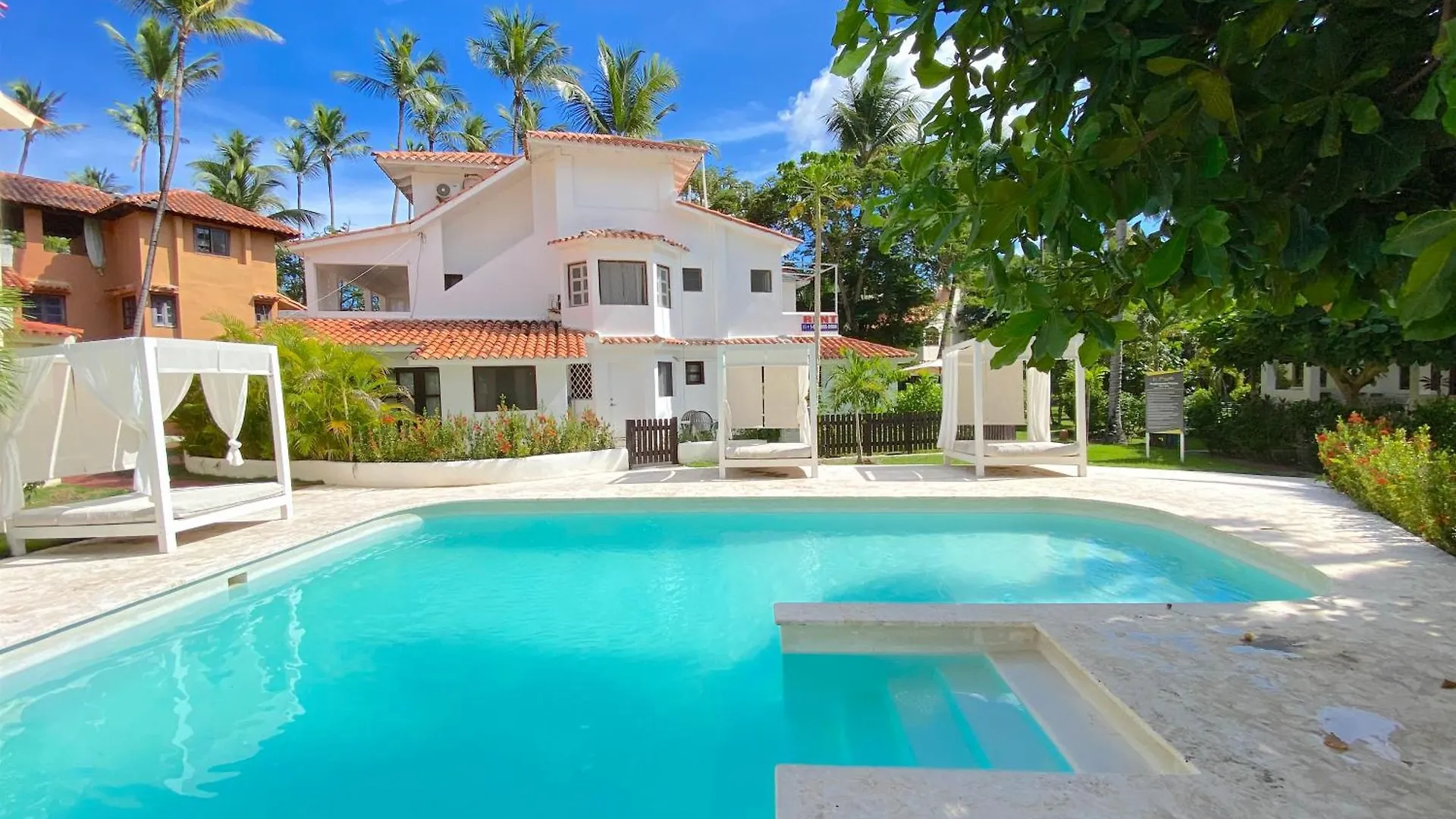 Los Corales Villas And Suites - Beach Club, Spa, Restaurants Punta Cana 5*,